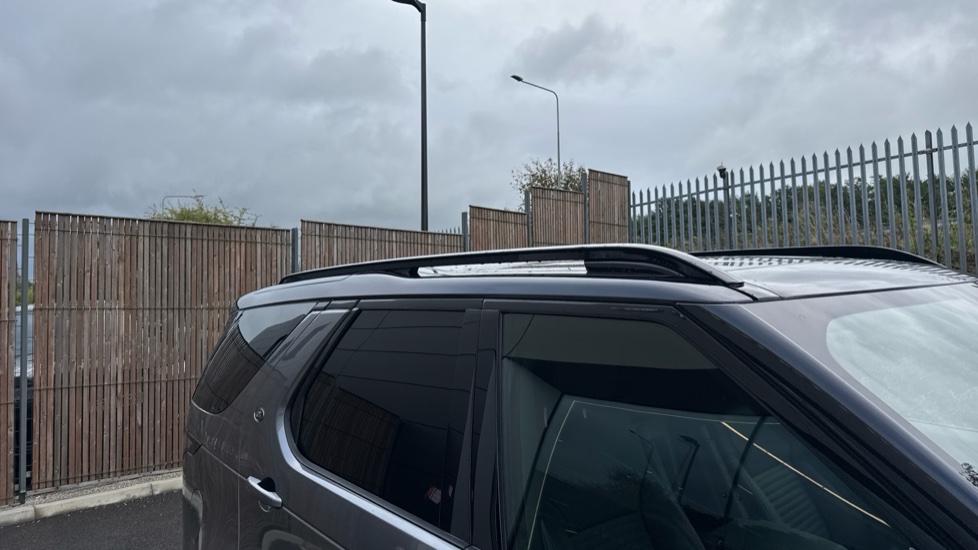 Land Rover Discovery Diesel 3.0 D350 Dynamic HSE Commercial Auto - Image 22