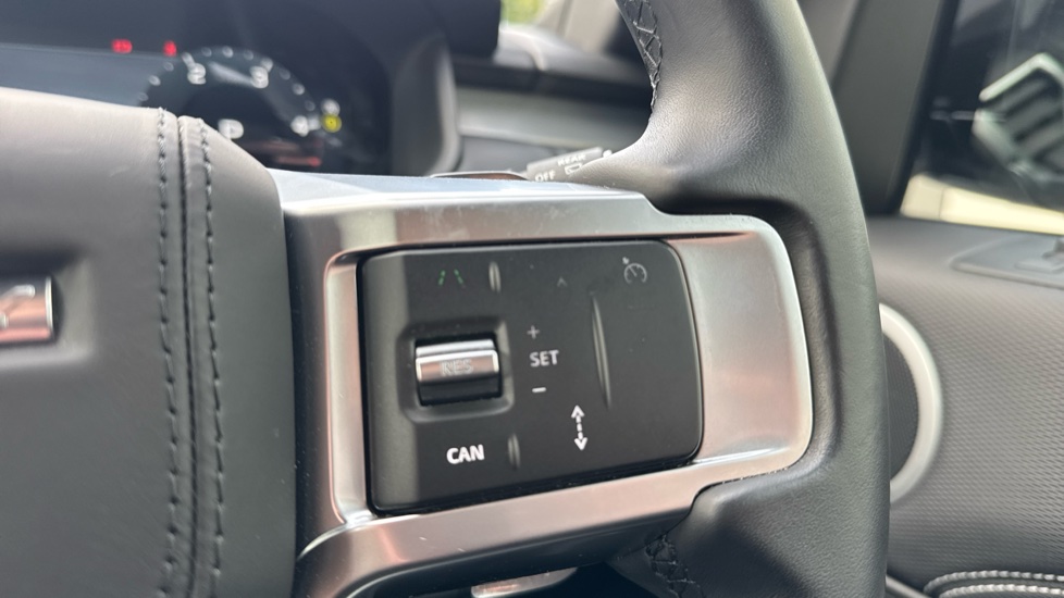 Land Rover Discovery Diesel 3.0 D350 Dynamic HSE Commercial Auto - Image 48