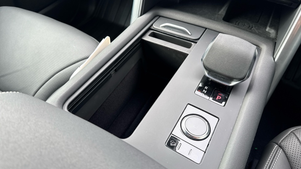 Land Rover Discovery Diesel 3.0 D350 Dynamic HSE Commercial Auto - Image 63