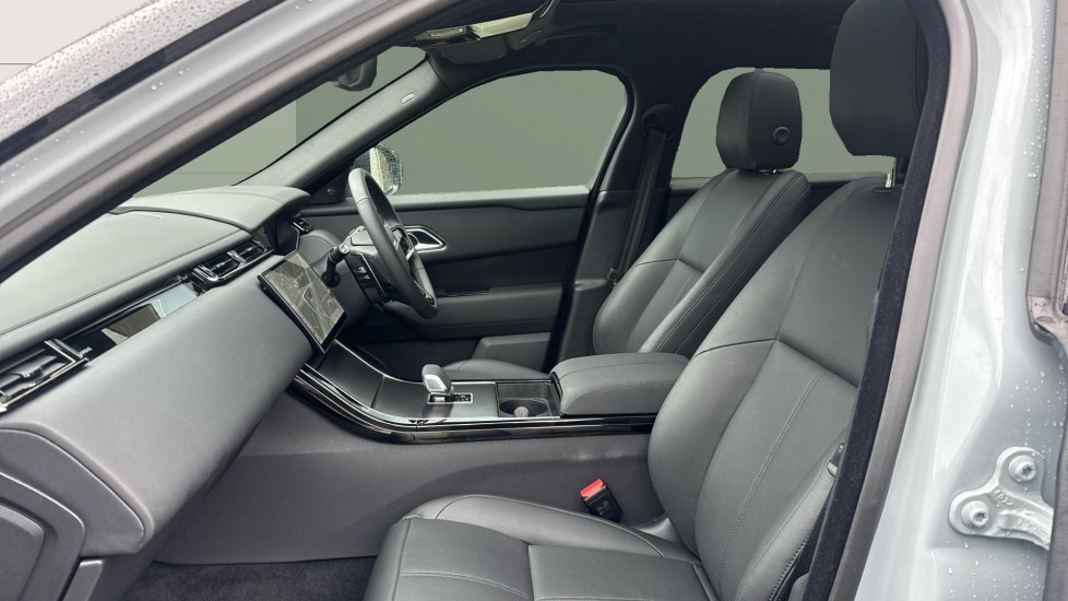 Land Rover Range Rover Velar 2.0 D200 MHEV Dynamic SE 5dr Auto Diesel Estate - Image 3