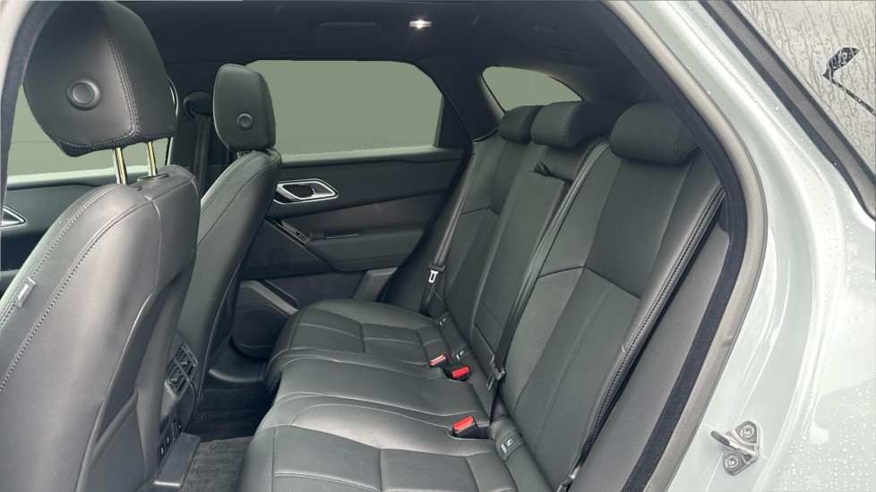 Land Rover Range Rover Velar 2.0 D200 MHEV Dynamic SE 5dr Auto Diesel Estate - Image 4
