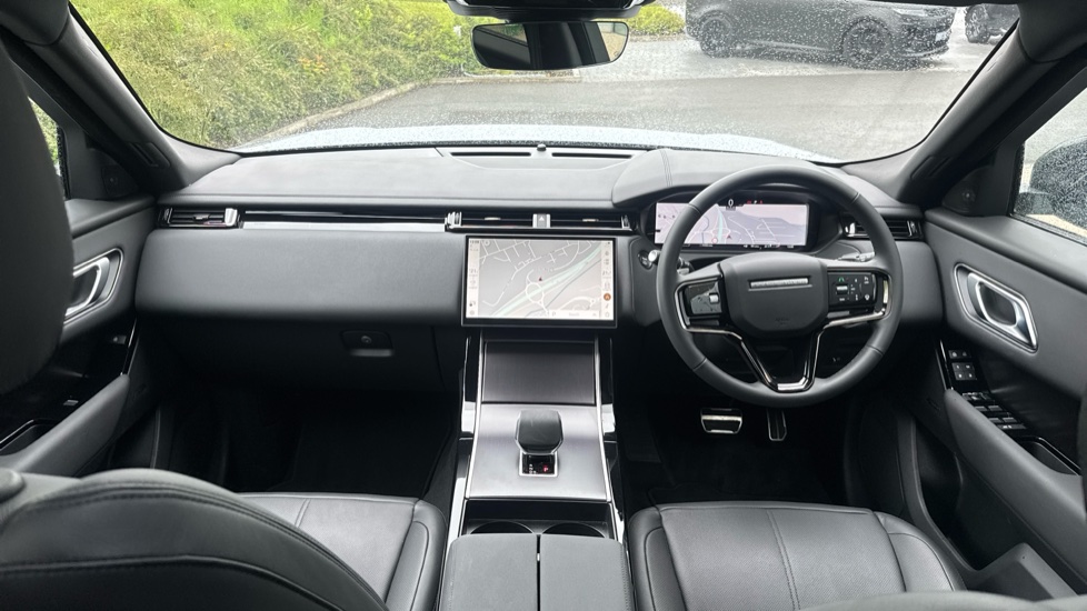 Land Rover Range Rover Velar 2.0 D200 MHEV Dynamic SE 5dr Auto Diesel Estate - Image 9