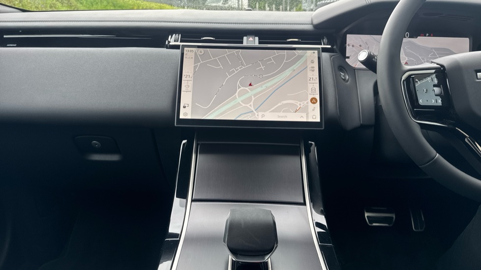 Land Rover Range Rover Velar 2.0 D200 MHEV Dynamic SE 5dr Auto Diesel Estate - Image 14