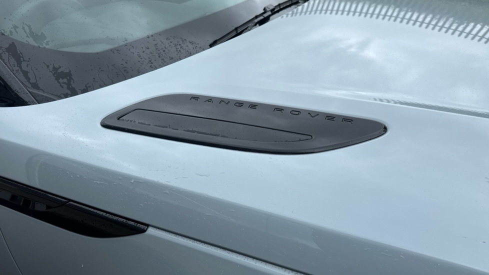 Land Rover Range Rover Velar 2.0 D200 MHEV Dynamic SE 5dr Auto Diesel Estate - Image 20
