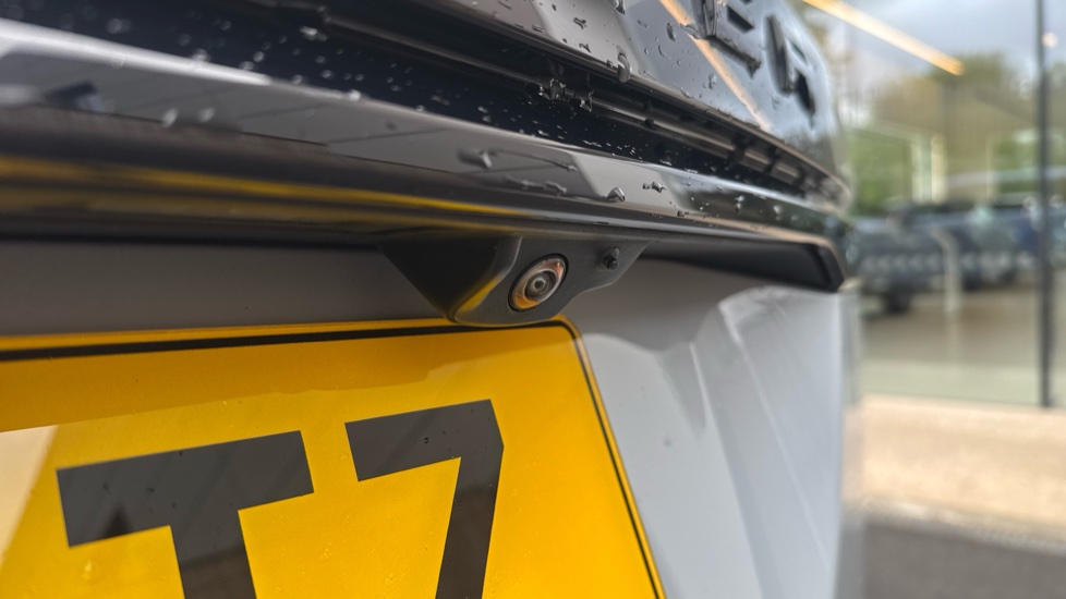 Land Rover Range Rover Velar 2.0 D200 MHEV Dynamic SE 5dr Auto Diesel Estate - Image 28