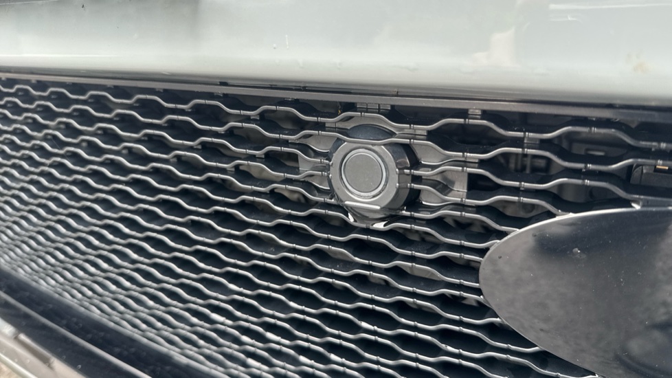 Land Rover Range Rover Velar 2.0 D200 MHEV Dynamic SE 5dr Auto Diesel Estate - Image 38