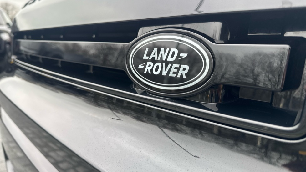 Land Rover Defender 3.0 D250 X-Dynamic HSE 110 5dr Auto Diesel Estate - Image 40