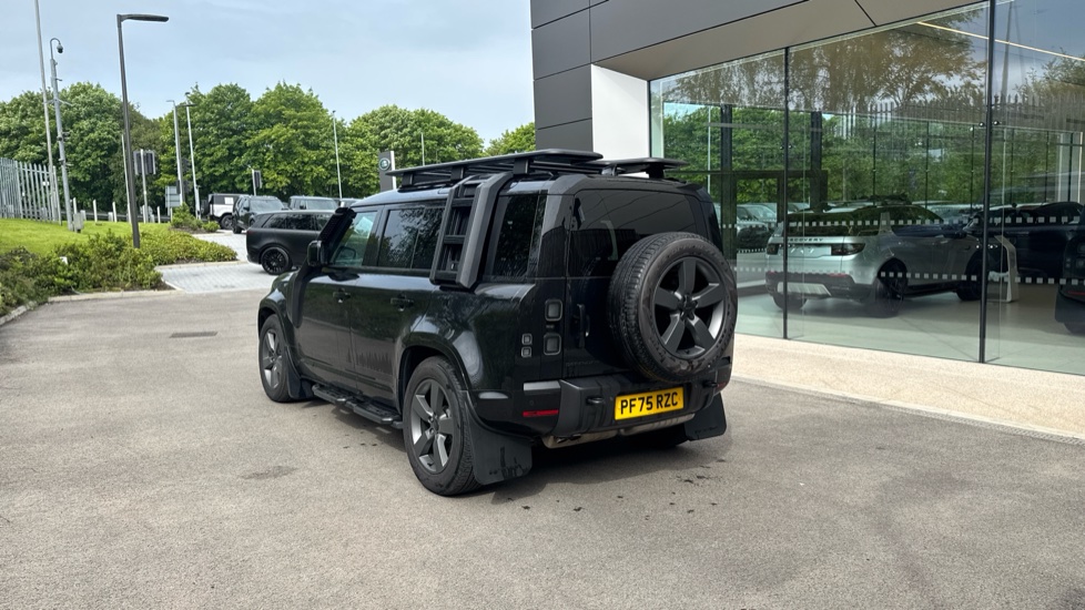 Land Rover Defender 3.0 D250 X-Dynamic HSE 110 5dr Auto Diesel Estate - Image 67