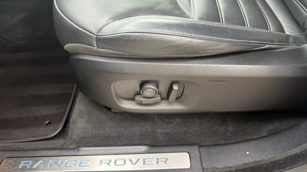 Land Rover Range Rover Evoque 2.0 TD4 HSE Dynamic 5dr Auto Diesel Hatchback - Image 44
