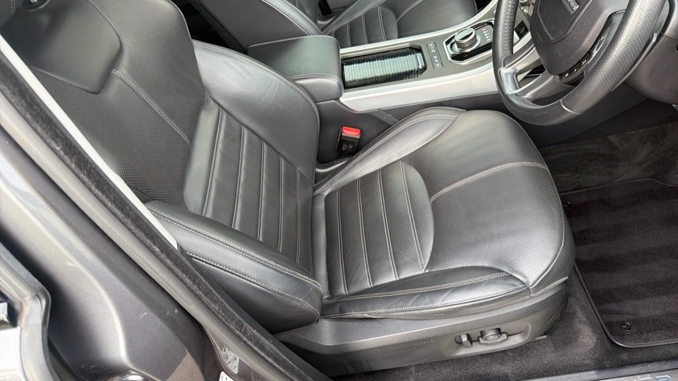 Land Rover Range Rover Evoque 2.0 TD4 HSE Dynamic 5dr Auto Diesel Hatchback - Image 50