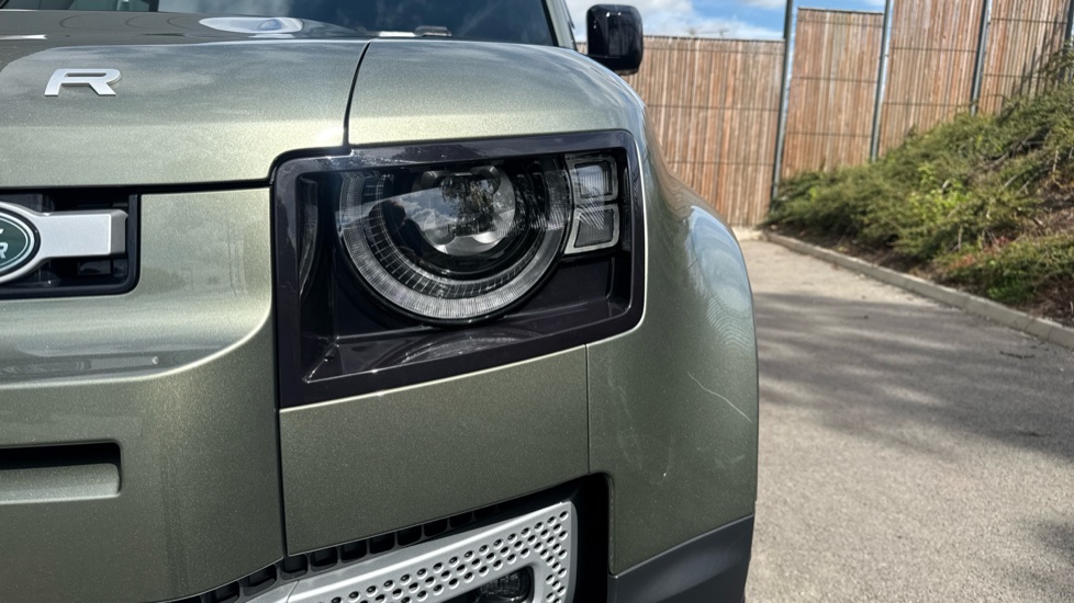 Land Rover Defender 3.0 D250 HSE 110 5dr Auto [6 Seat] Diesel Estate - Image 40