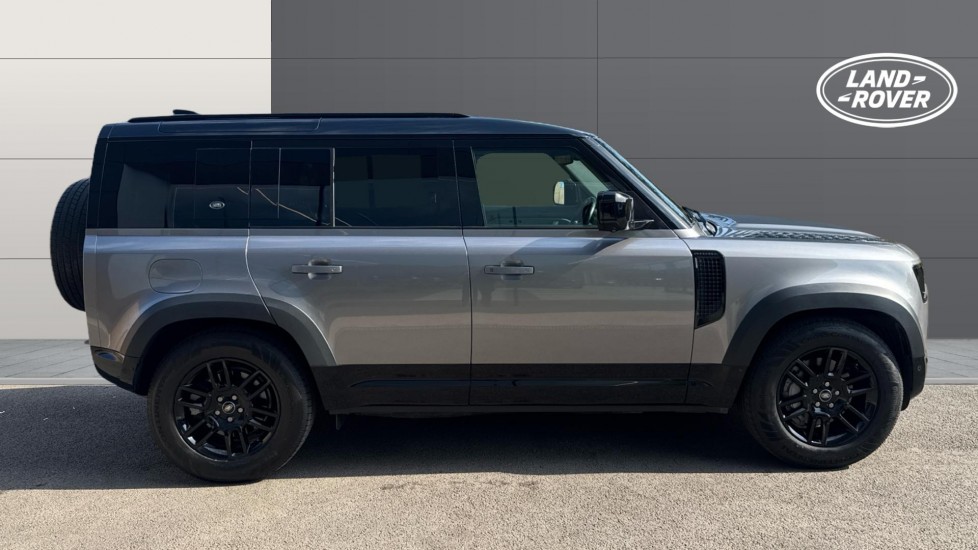 Land Rover Defender 3.0 D300 X-Dynamic HSE 110 5dr Auto Diesel Estate - Image 5