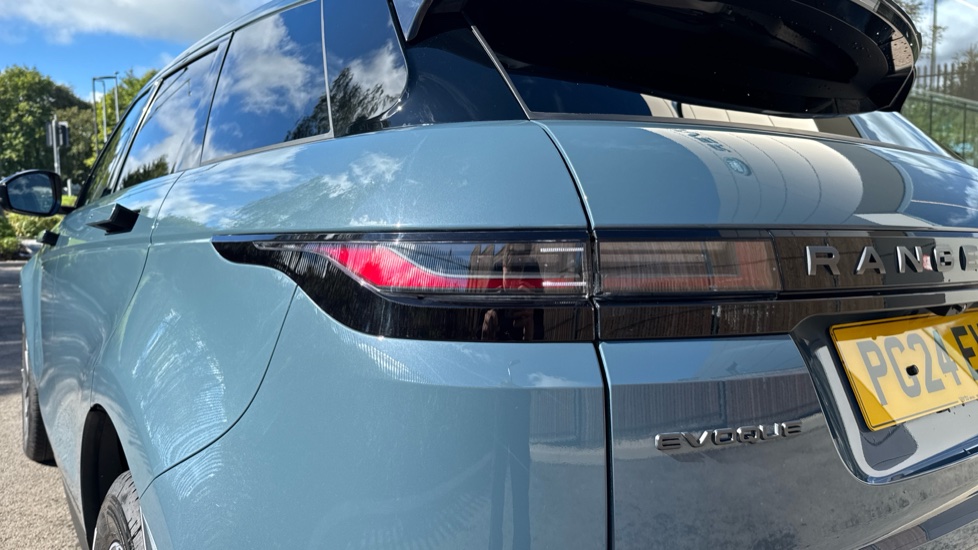 Land Rover Range Rover Evoque 2.0 D200 Dynamic SE 5dr Auto Diesel Hatchback - Image 19