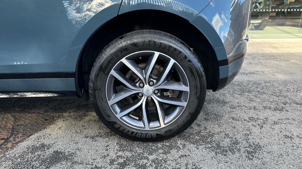 Land Rover Range Rover Evoque 2.0 D200 Dynamic SE 5dr Auto Diesel Hatchback - Image 29