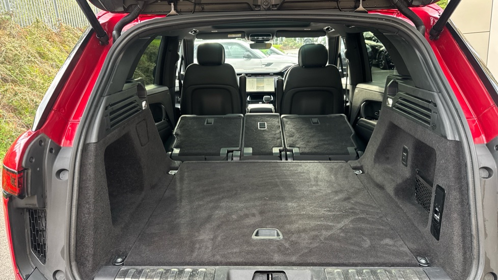 Land Rover Range Rover Sport 3.0 D300 Dynamic SE 5dr Auto Diesel Estate - Image 10