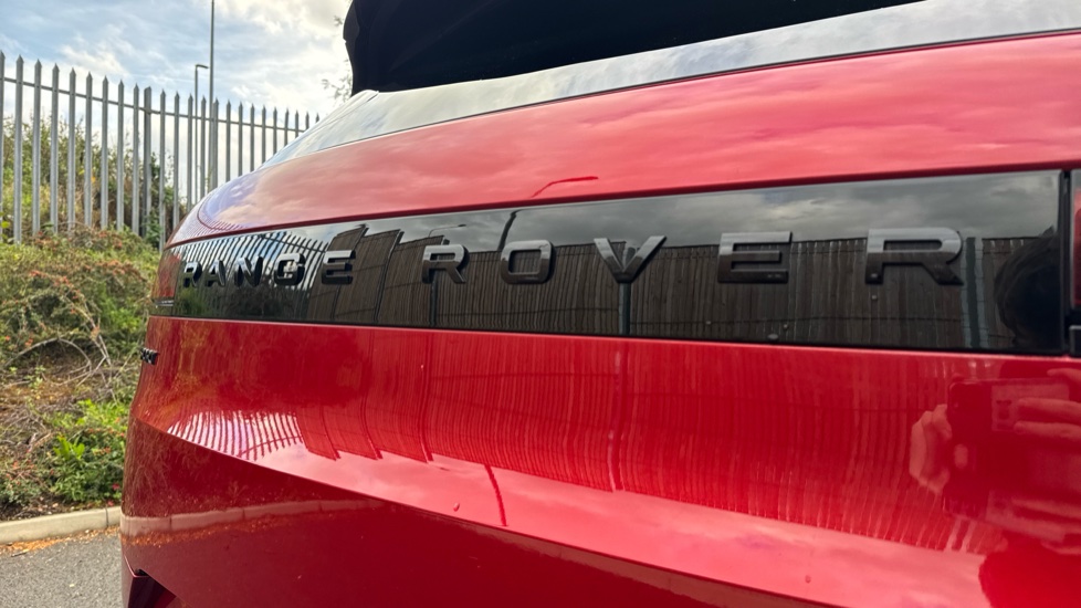Land Rover Range Rover Sport 3.0 D300 Dynamic SE 5dr Auto Diesel Estate - Image 24