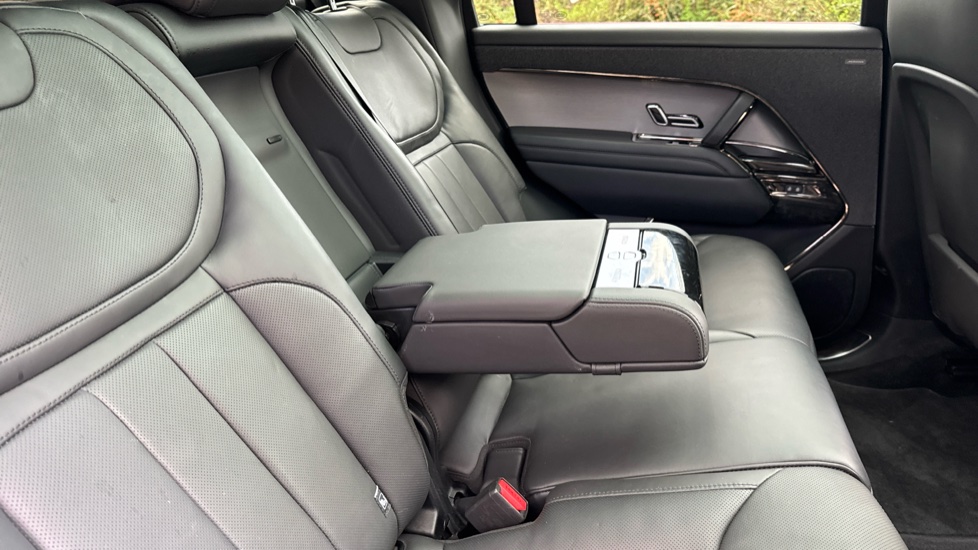 Land Rover Range Rover Sport 3.0 D300 Dynamic SE 5dr Auto Diesel Estate - Image 41