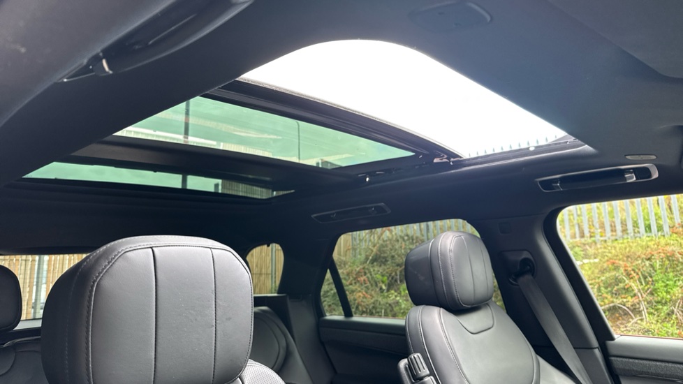 Land Rover Range Rover Sport 3.0 D300 Dynamic SE 5dr Auto Diesel Estate - Image 47