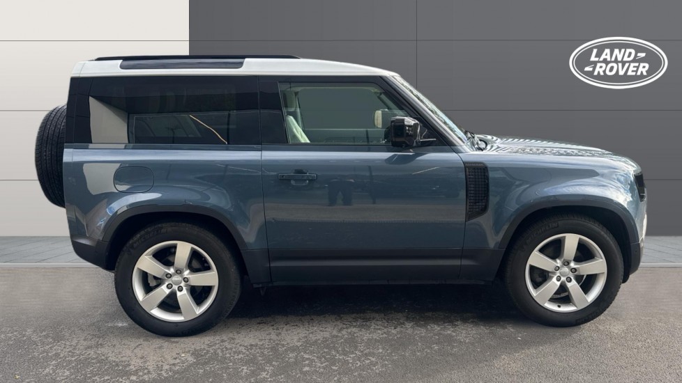 Land Rover Defender 3.0 D250 HSE 90 3dr Auto [6 Seat] Diesel Estate - Image 5