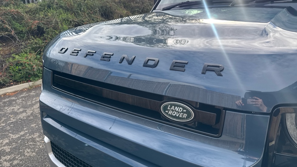 Land Rover Defender 3.0 D250 HSE 90 3dr Auto [6 Seat] Diesel Estate - Image 23