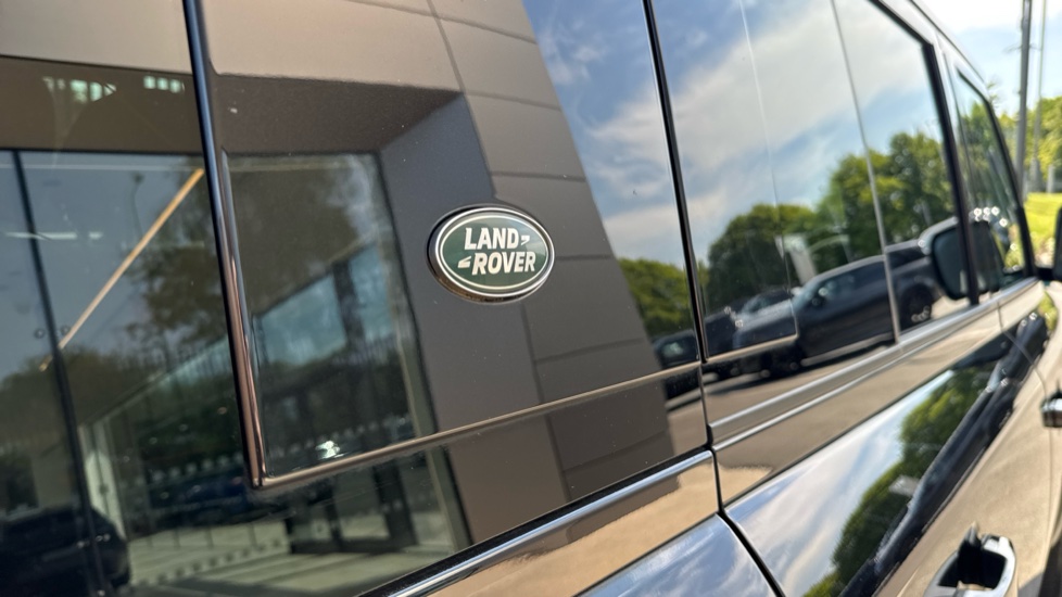 Land Rover Defender 3.0 D250 XS Edition 110 5dr Auto Diesel Estate - Image 23