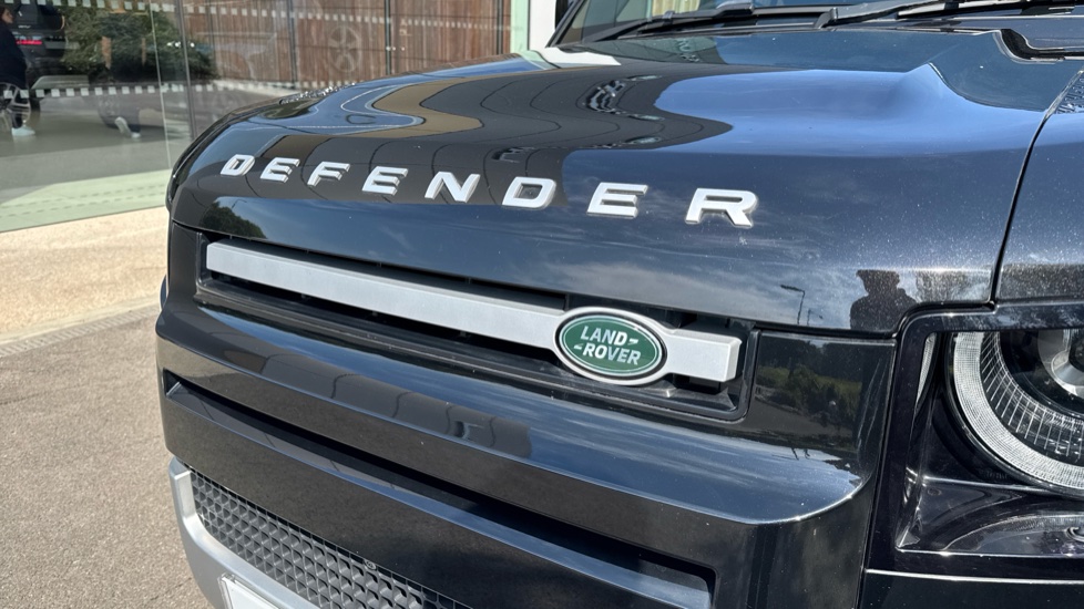 Land Rover Defender 3.0 D250 XS Edition 110 5dr Auto Diesel Estate - Image 37
