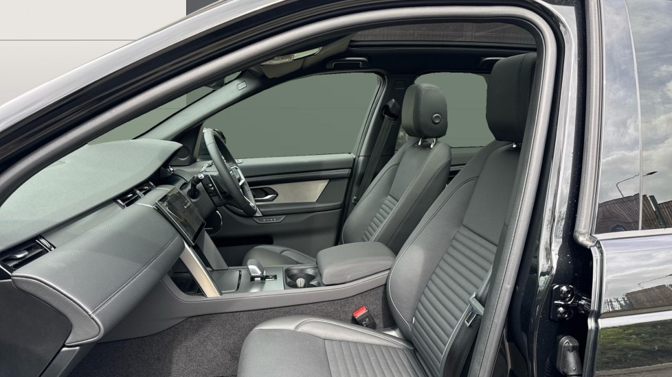 Land Rover Discovery Sport 2.0 D200 Dynamic SE 5dr Auto [5 Seat] Diesel Station Wagon - Image 3