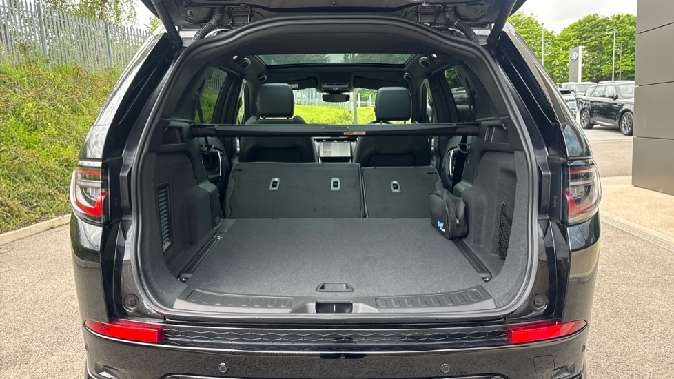 Land Rover Discovery Sport 2.0 D200 Dynamic SE 5dr Auto [5 Seat] Diesel Station Wagon - Image 10