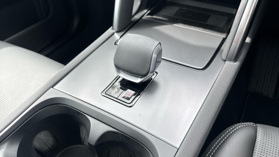 Land Rover Discovery Sport 2.0 D200 Dynamic SE 5dr Auto [5 Seat] Diesel Station Wagon - Image 13