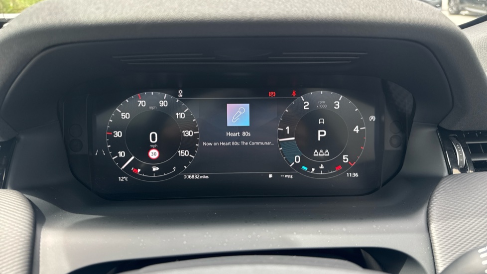 Land Rover Discovery Sport 2.0 D200 Dynamic SE 5dr Auto [5 Seat] Diesel Station Wagon - Image 16