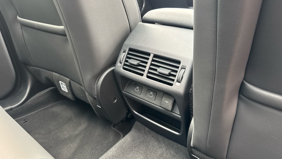 Land Rover Discovery Sport 2.0 D200 Dynamic SE 5dr Auto [5 Seat] Diesel Station Wagon - Image 18