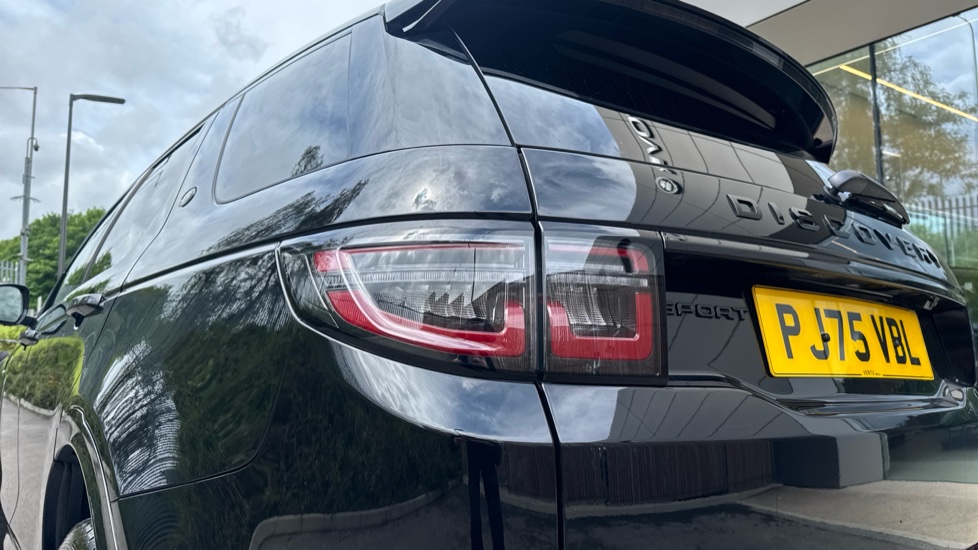 Land Rover Discovery Sport 2.0 D200 Dynamic SE 5dr Auto [5 Seat] Diesel Station Wagon - Image 19