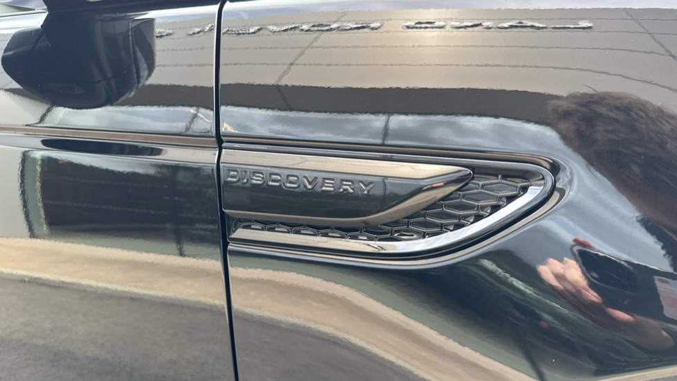 Land Rover Discovery Sport 2.0 D200 Dynamic SE 5dr Auto [5 Seat] Diesel Station Wagon - Image 20