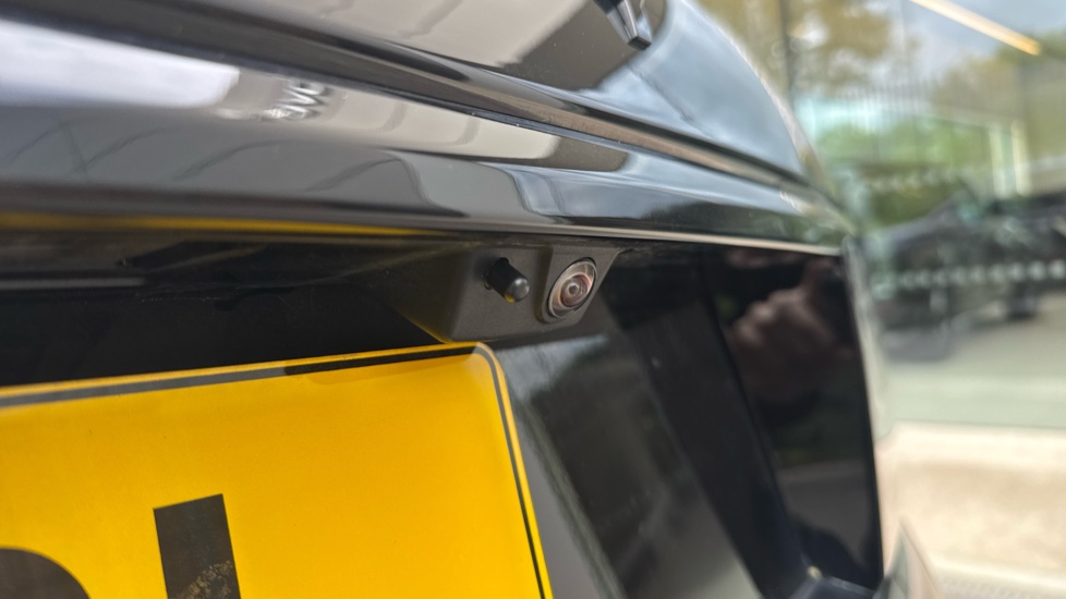 Land Rover Discovery Sport 2.0 D200 Dynamic SE 5dr Auto [5 Seat] Diesel Station Wagon - Image 27