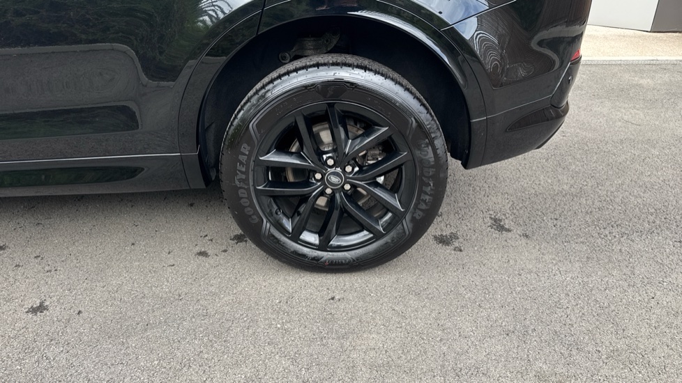 Land Rover Discovery Sport 2.0 D200 Dynamic SE 5dr Auto [5 Seat] Diesel Station Wagon - Image 30