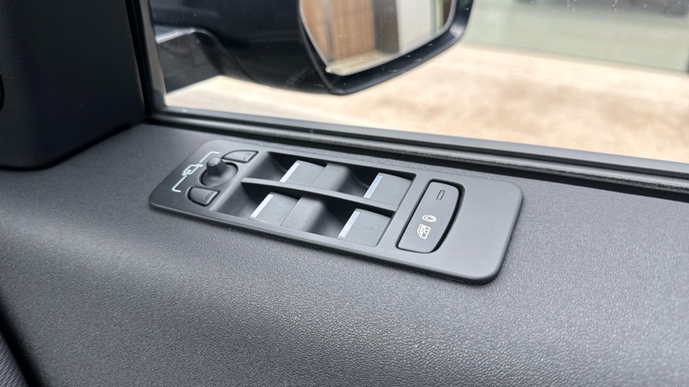 Land Rover Discovery Sport 2.0 D200 Dynamic SE 5dr Auto [5 Seat] Diesel Station Wagon - Image 47