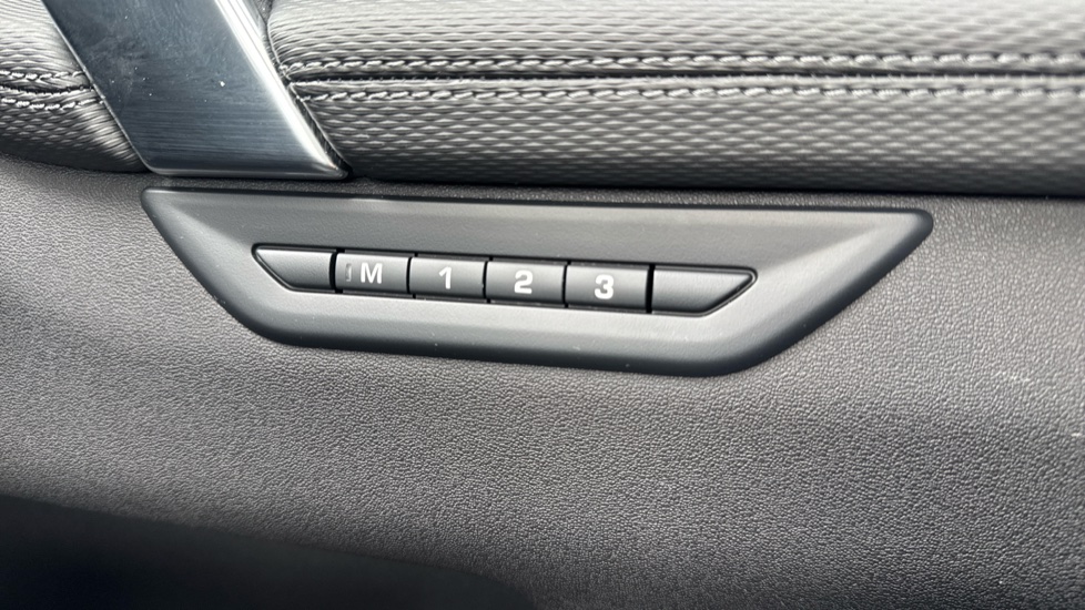 Land Rover Discovery Sport 2.0 D200 Dynamic SE 5dr Auto [5 Seat] Diesel Station Wagon - Image 48