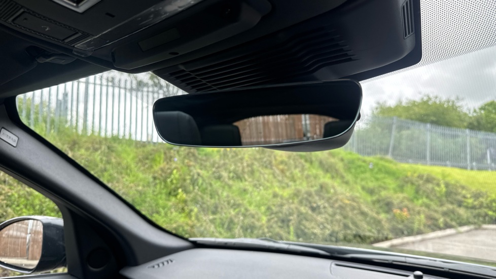 Land Rover Discovery Sport 2.0 D200 Dynamic SE 5dr Auto [5 Seat] Diesel Station Wagon - Image 59