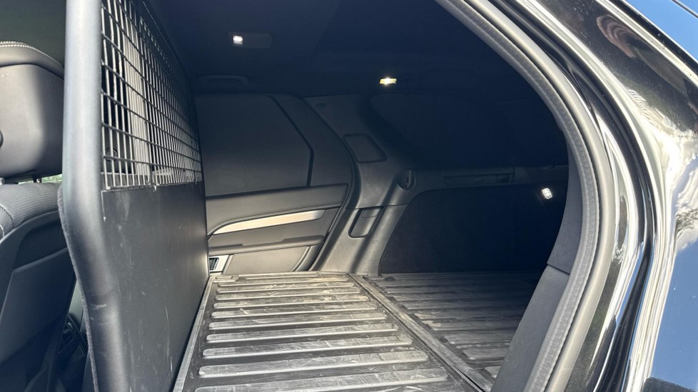 Land Rover Discovery Diesel 3.0 D350 Dynamic HSE Commercial Auto - Image 4