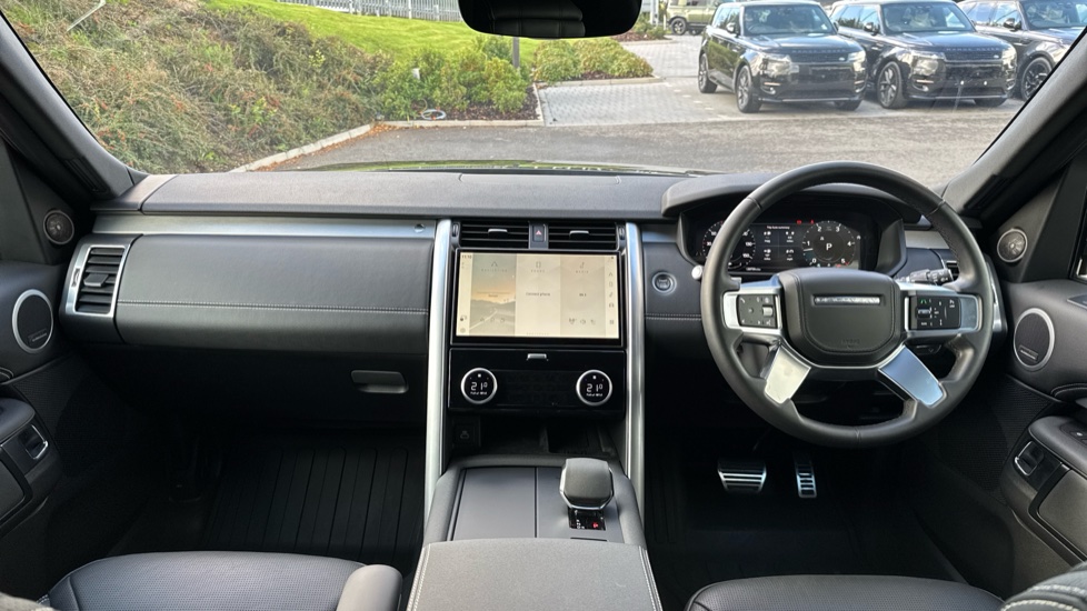 Land Rover Discovery Diesel 3.0 D350 Dynamic HSE Commercial Auto - Image 9