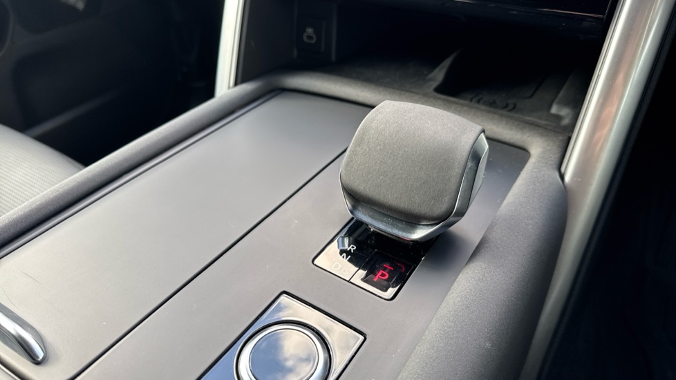 Land Rover Discovery Diesel 3.0 D350 Dynamic HSE Commercial Auto - Image 13