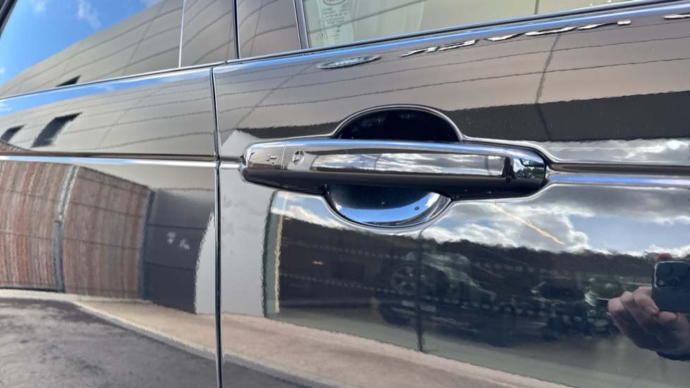 Land Rover Discovery Diesel 3.0 D350 Dynamic HSE Commercial Auto - Image 21