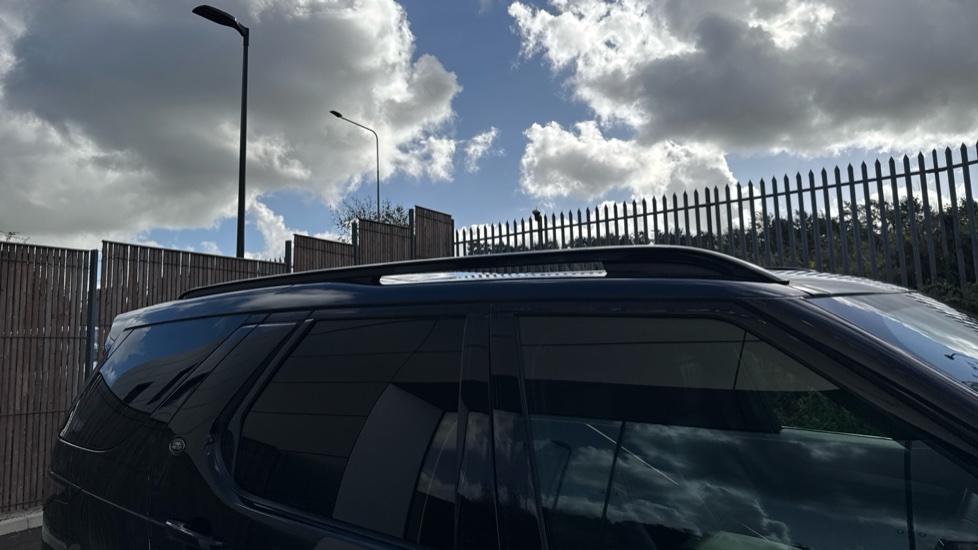 Land Rover Discovery Diesel 3.0 D350 Dynamic HSE Commercial Auto - Image 23