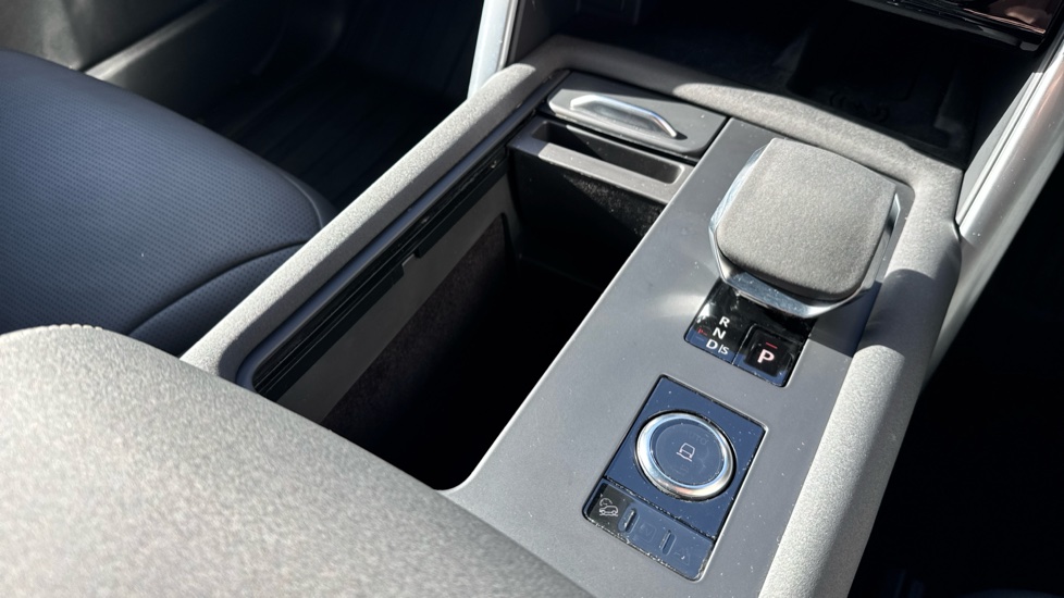 Land Rover Discovery Diesel 3.0 D350 Dynamic HSE Commercial Auto - Image 61