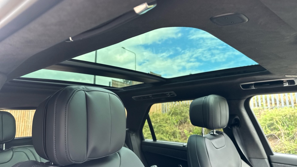 Land Rover Range Rover Sport 3.0 D300 Autobiography 5dr Auto Diesel Estate - Image 33