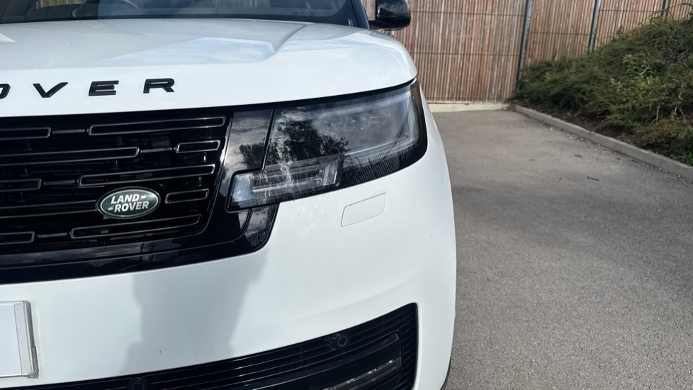 Land Rover Range Rover 3.0 P460e HSE 4dr Auto Estate - Image 39