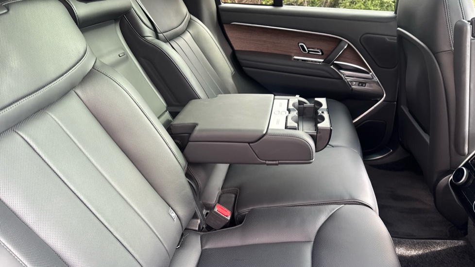 Land Rover Range Rover 3.0 P460e HSE 4dr Auto Estate - Image 43