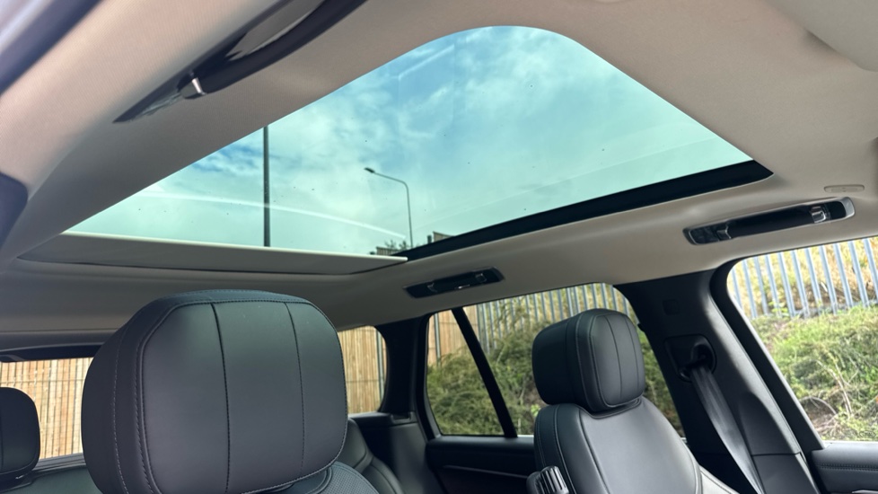 Land Rover Range Rover 3.0 P460e HSE 4dr Auto Estate - Image 48