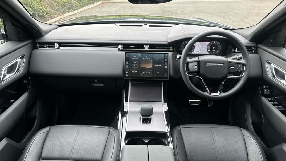 Land Rover Range Rover Velar 2.0 P400e Dynamic SE 5dr Auto Estate - Image 9