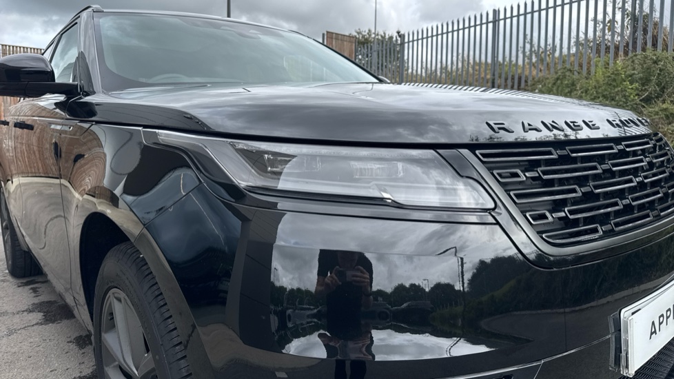 Land Rover Range Rover Velar 2.0 P400e Dynamic SE 5dr Auto Estate - Image 17